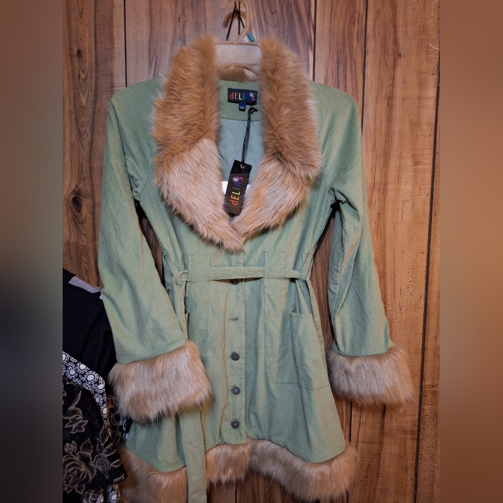 NWT GREEN DELIAS SHERPA COAT FROM DOLLS KILL (XXS)